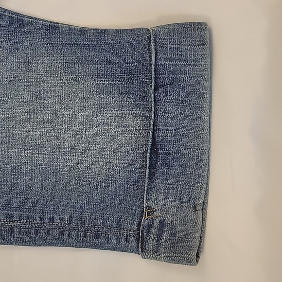 Richcow jeans, cuffed leg shorts. Detailed back pockets. Size 9 - Picture 7 of 11